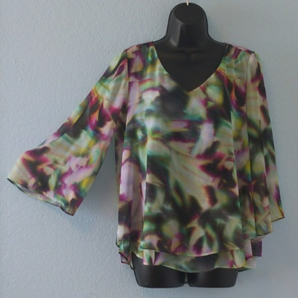 Jennifer Lopez Flutter Blouse (Medium) Excellent Condition!